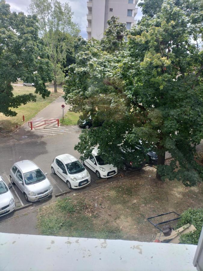 Joli Appartement Proche Metro Lyon Kültér fotó