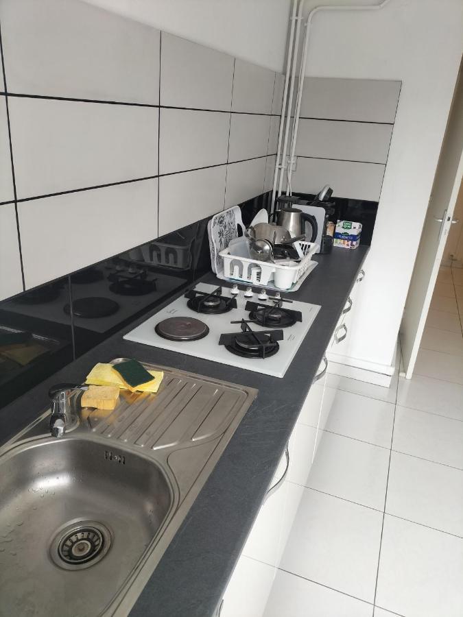Joli Appartement Proche Metro Lyon Kültér fotó