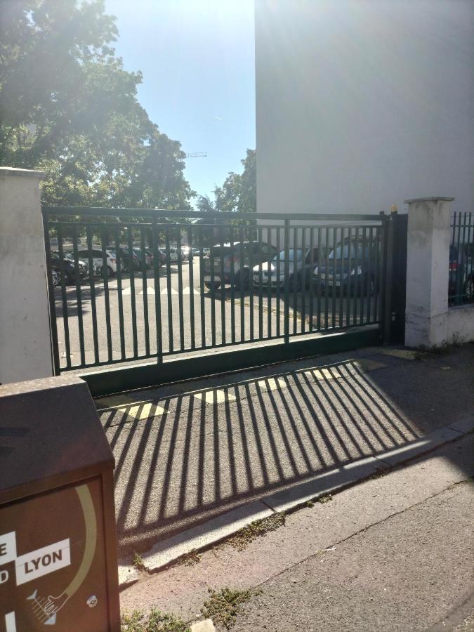 Joli Appartement Proche Metro Lyon Kültér fotó