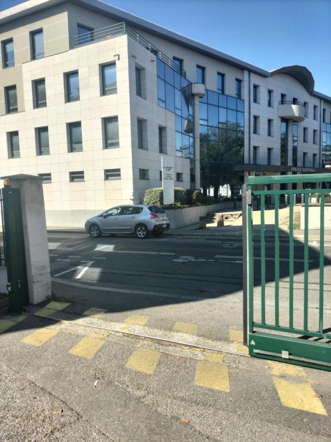 Joli Appartement Proche Metro Lyon Kültér fotó