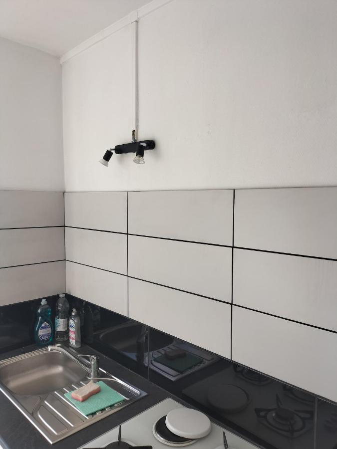 Joli Appartement Proche Metro Lyon Kültér fotó